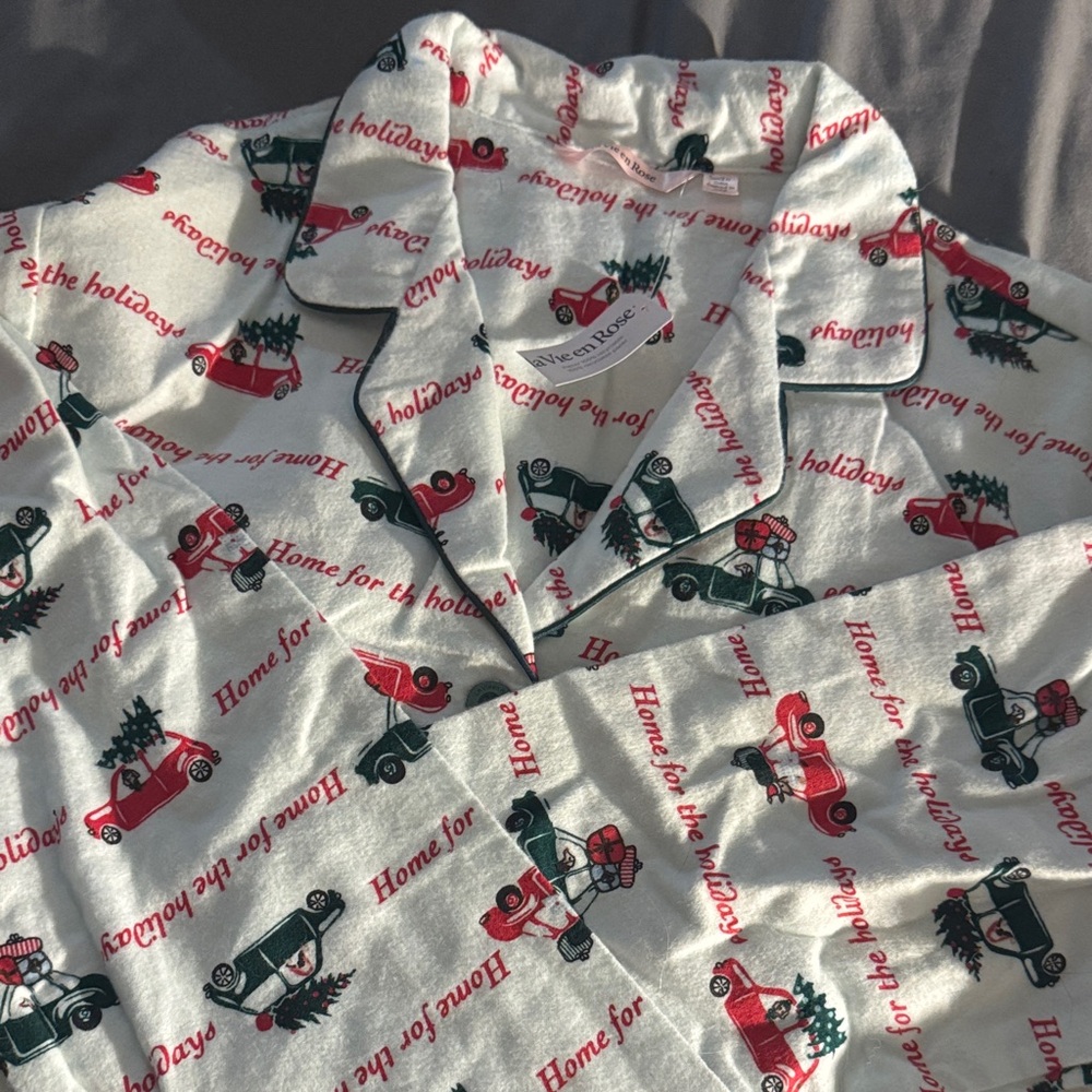La Vie En Rose Holiday Pajama Top - Red, Green, and White